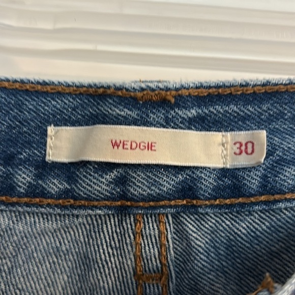 Levi’s Wedgie Jean - Picture 2 of 6